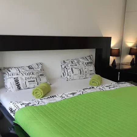 Apartment T8 *
