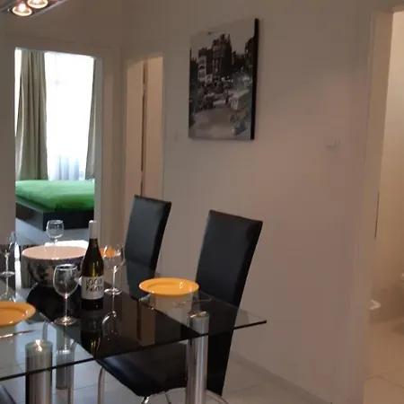 Apartment T8 *