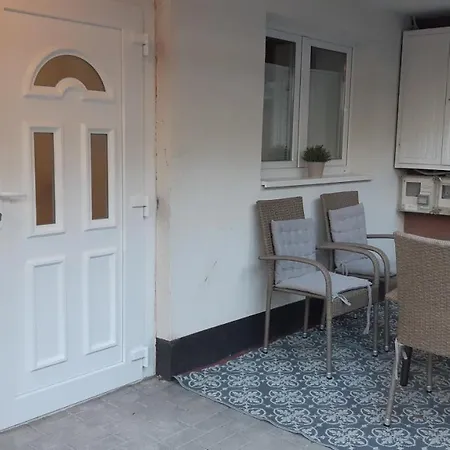 Apartment T8 *