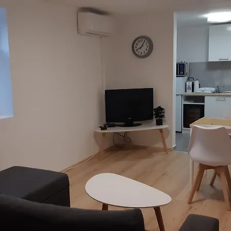 T8 Apartment Balatonfured