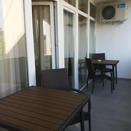 Apartment T8