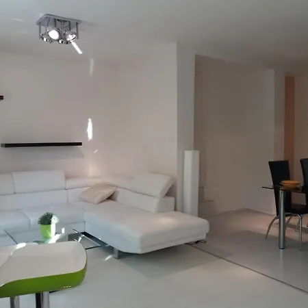 T8 Apartment Balatonfured